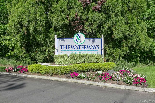 477 Woodscreek Court, Moriches, NY 11955