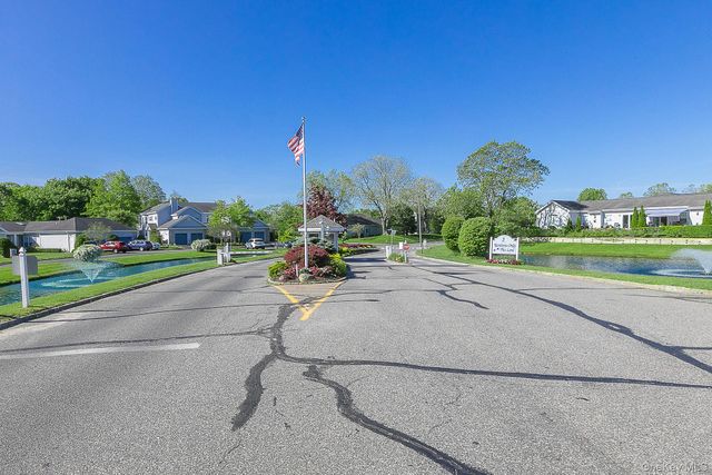 477 Woodscreek Court, Moriches, NY 11955