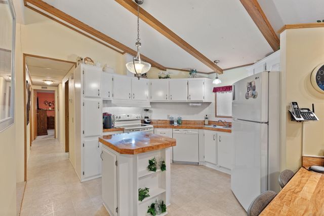 109 Waverly Drive, Grants Pass, OR 97526