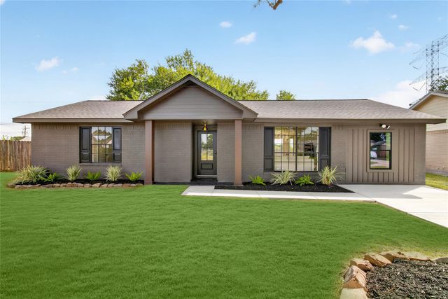 2501 Ironclad Drive, League City, TX 77573