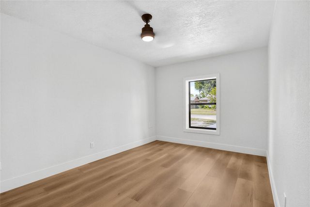 2501 Ironclad Drive, League City, TX 77573