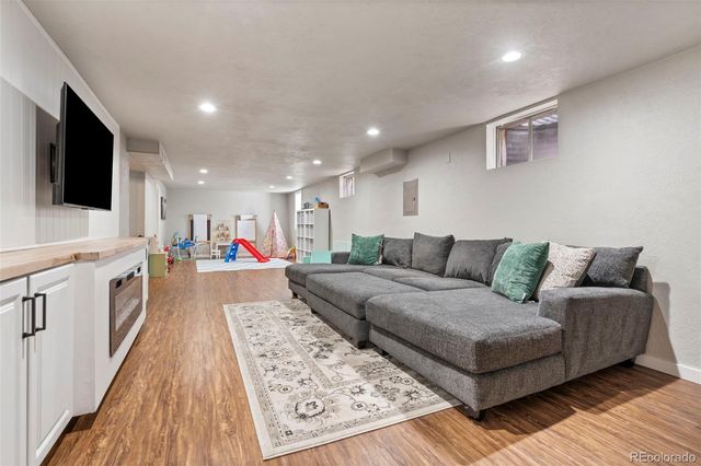 8308 W 72nd Avenue, Arvada, CO 80005