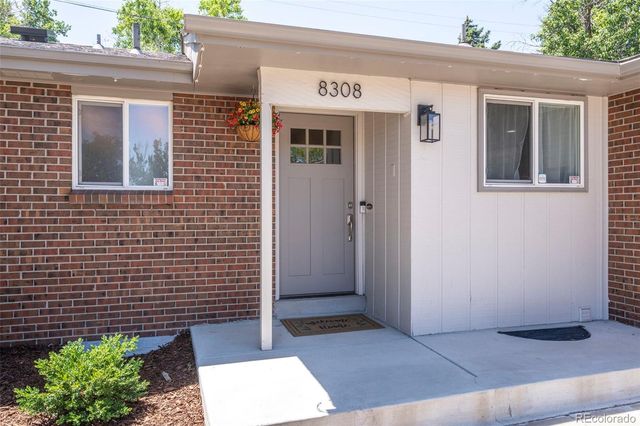 8308 W 72nd Avenue, Arvada, CO 80005