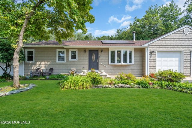 512 Gladstone Street, Toms River, NJ 08757