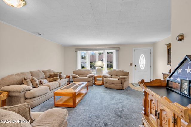 512 Gladstone Street, Toms River, NJ 08757
