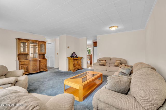 512 Gladstone Street, Toms River, NJ 08757