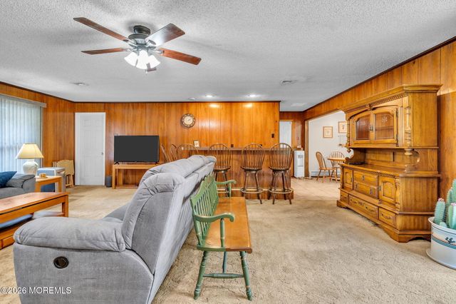512 Gladstone Street, Toms River, NJ 08757