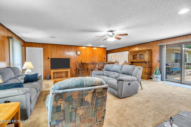 512 Gladstone Street, Toms River, NJ 08757