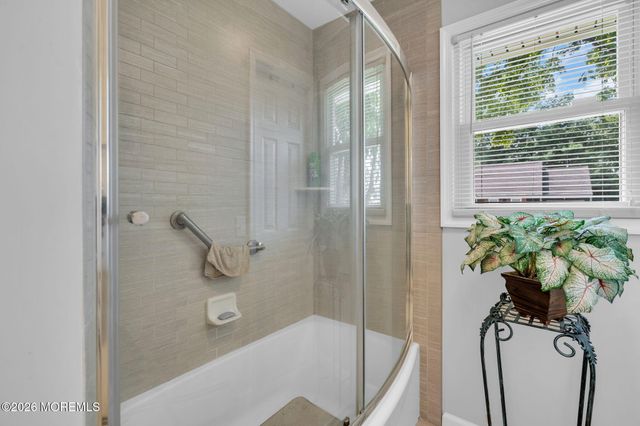 512 Gladstone Street, Toms River, NJ 08757