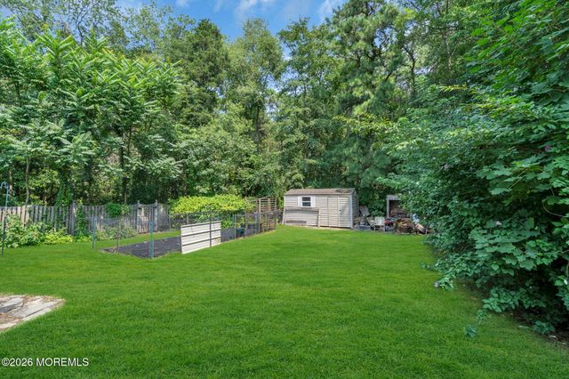 512 Gladstone Street, Toms River, NJ 08757
