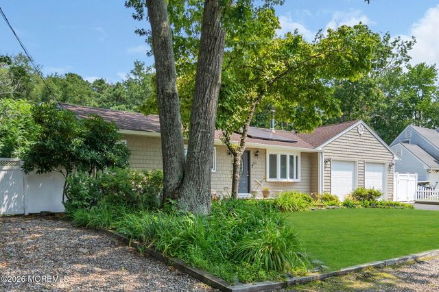 512 Gladstone Street, Toms River, NJ 08757