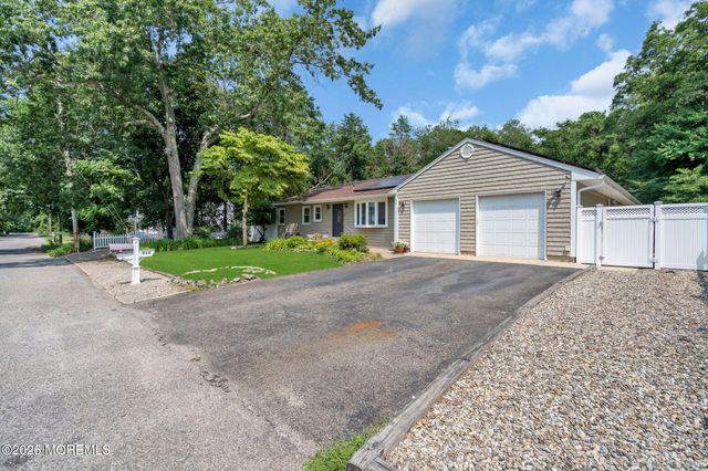 512 Gladstone Street, Toms River, NJ 08757