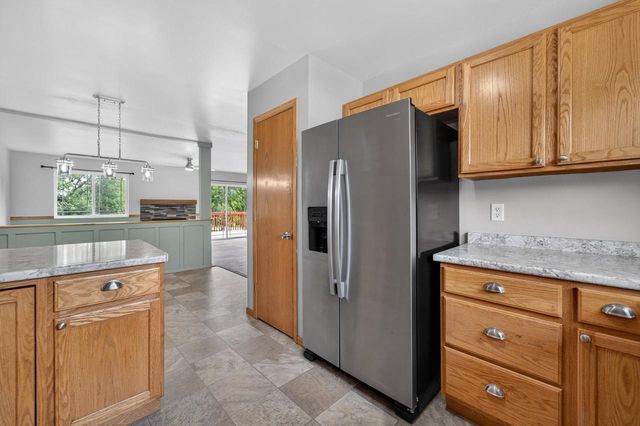 523 Progress Drive, Cottage Grove, WI 53527