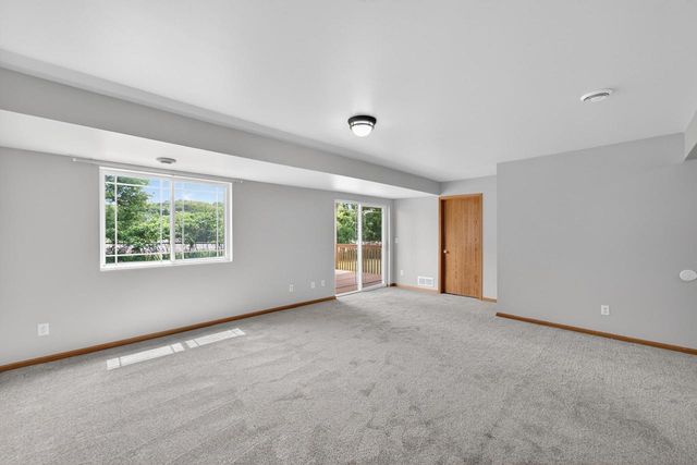 523 Progress Drive, Cottage Grove, WI 53527