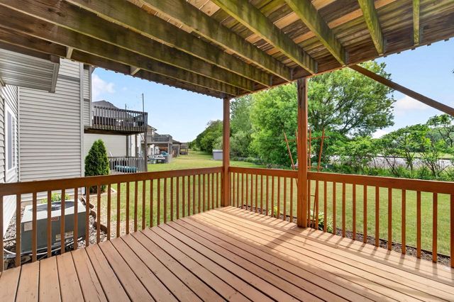 523 Progress Drive, Cottage Grove, WI 53527