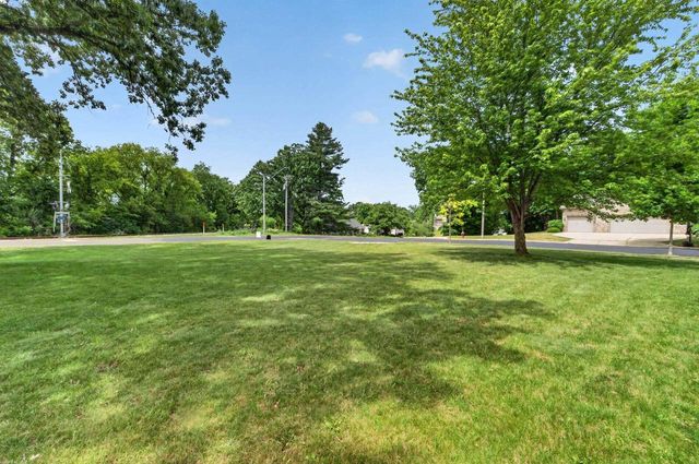 523 Progress Drive, Cottage Grove, WI 53527
