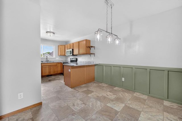 523 Progress Drive, Cottage Grove, WI 53527