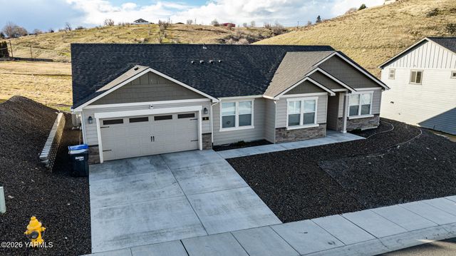 8 S 12th St Lp, Selah, WA 98942