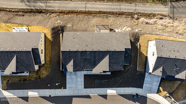 8 S 12th St Lp, Selah, WA 98942