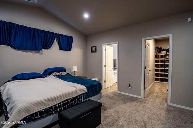 8 S 12th St Lp, Selah, WA 98942