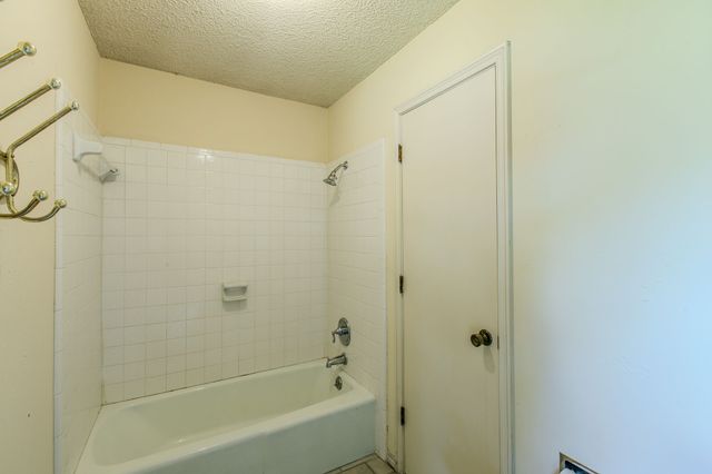 4400 Kingswick Drive, Arlington, TX 76016