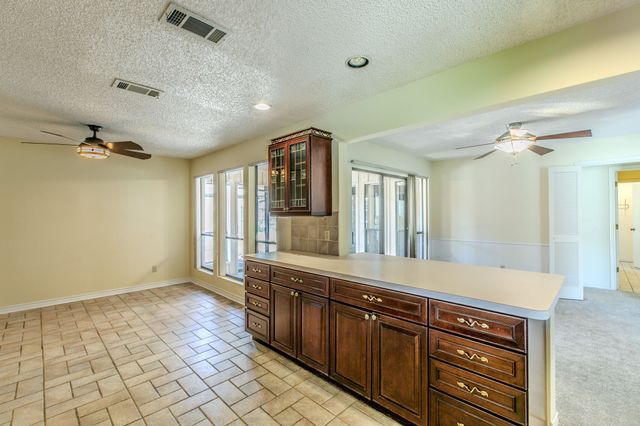 4400 Kingswick Drive, Arlington, TX 76016