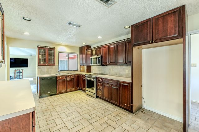 4400 Kingswick Drive, Arlington, TX 76016