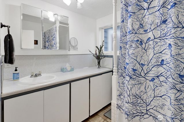 1306 W Oregon Street, Bellingham, WA 98225