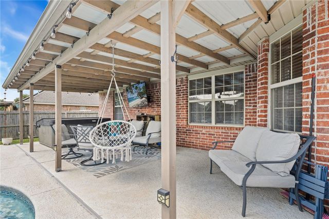 11093 Waterleaf Lane, Prairie Grove, AR 72753