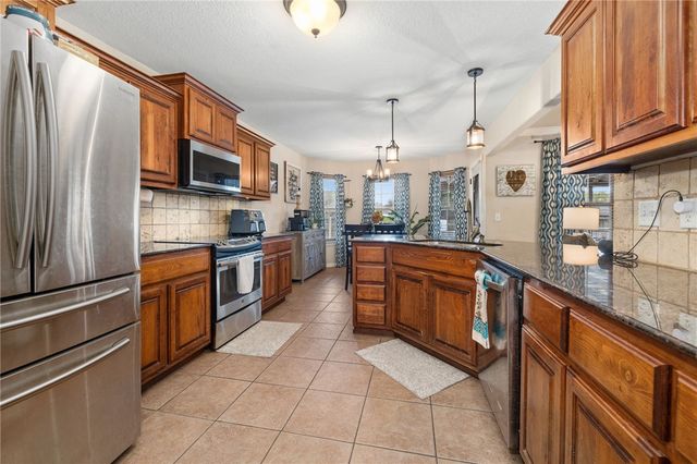 11093 Waterleaf Lane, Prairie Grove, AR 72753