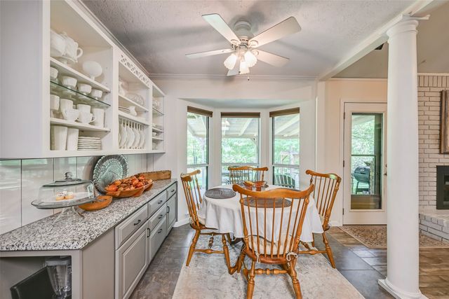 912 N Dove Road, Grapevine, TX 76051