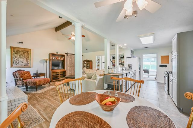 912 N Dove Road, Grapevine, TX 76051