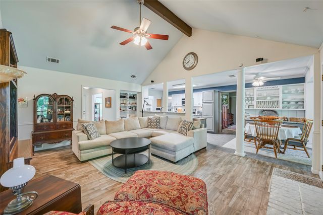 912 N Dove Road, Grapevine, TX 76051