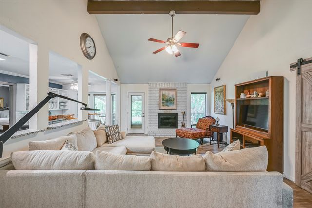 912 N Dove Road, Grapevine, TX 76051