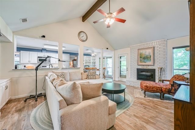 912 N Dove Road, Grapevine, TX 76051