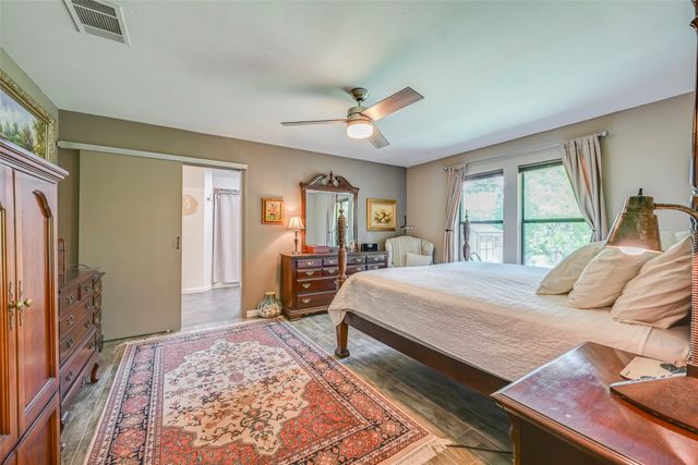 912 N Dove Road, Grapevine, TX 76051