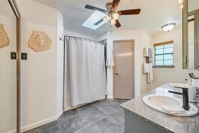 912 N Dove Road, Grapevine, TX 76051