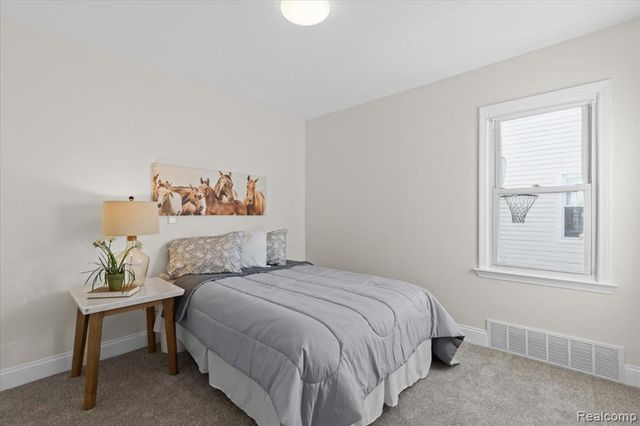 28513 Barton Street, Garden City, MI 48135