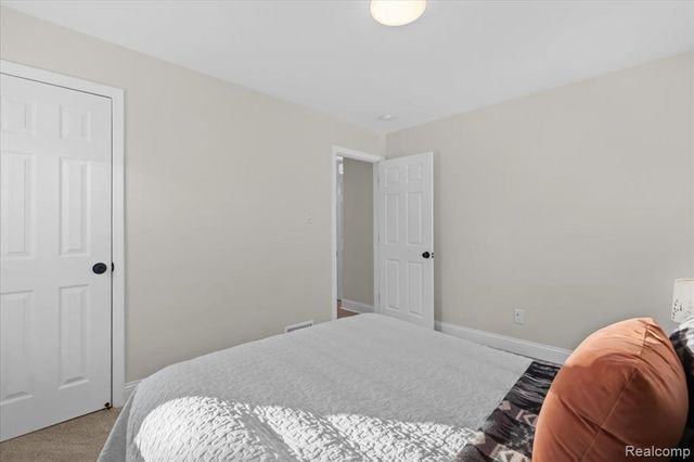 28513 Barton Street, Garden City, MI 48135