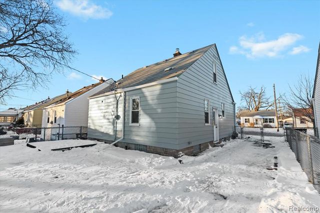 28513 Barton Street, Garden City, MI 48135