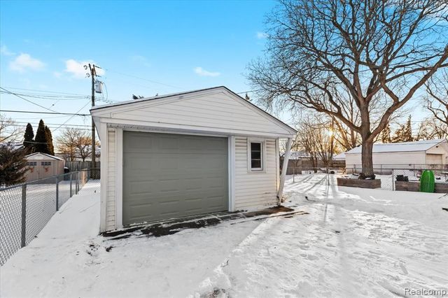 28513 Barton Street, Garden City, MI 48135