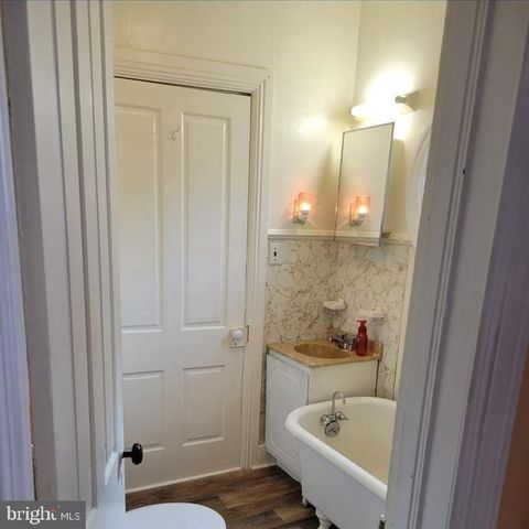 8 WATER ST, Glen Rock, PA 17327