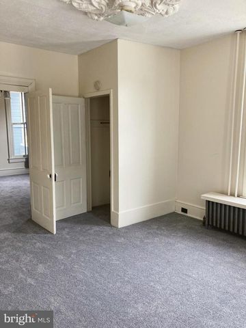 8 WATER ST, Glen Rock, PA 17327