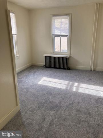 8 WATER ST, Glen Rock, PA 17327