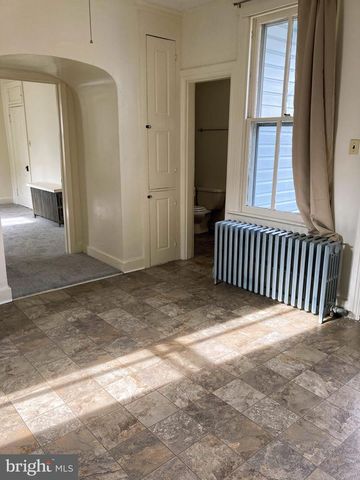 8 WATER ST, Glen Rock, PA 17327