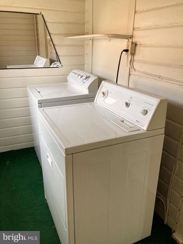 8 WATER ST, Glen Rock, PA 17327