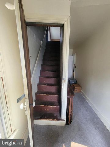 8 WATER ST, Glen Rock, PA 17327