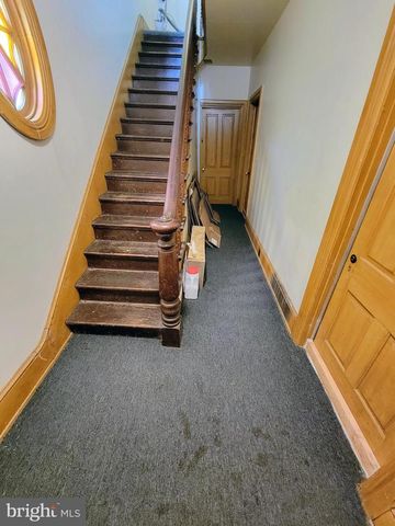 8 WATER ST, Glen Rock, PA 17327