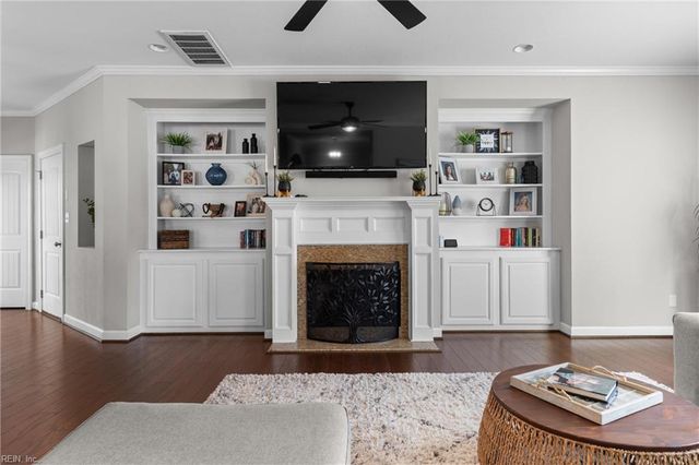 2049 Channing LN, Virginia Beach, VA 23456