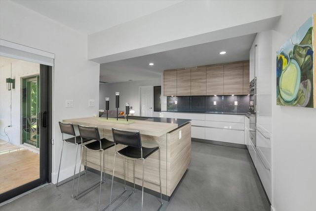 2042 Amesbury Circle, Wellington, FL 33414